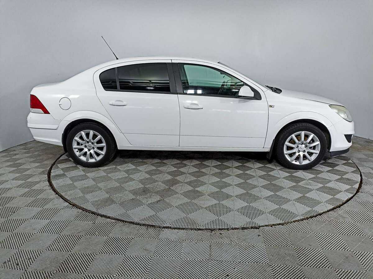Купить Opel Astra с пробегом. Фото: #3