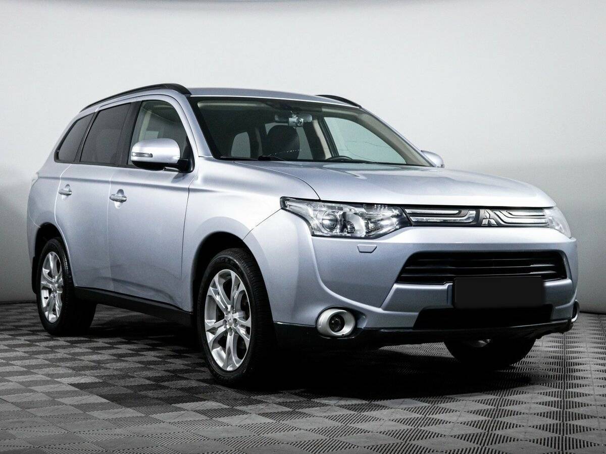 Купить Mitsubishi Outlander с пробегом. Фото: #2