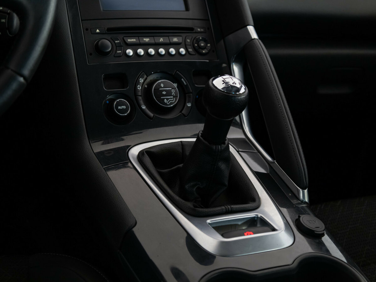 Купить Peugeot 3008 с пробегом. Фото: #9