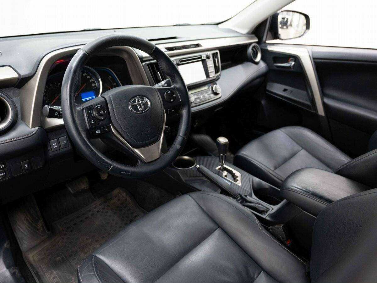 Купить Toyota RAV4 с пробегом. Фото: #6