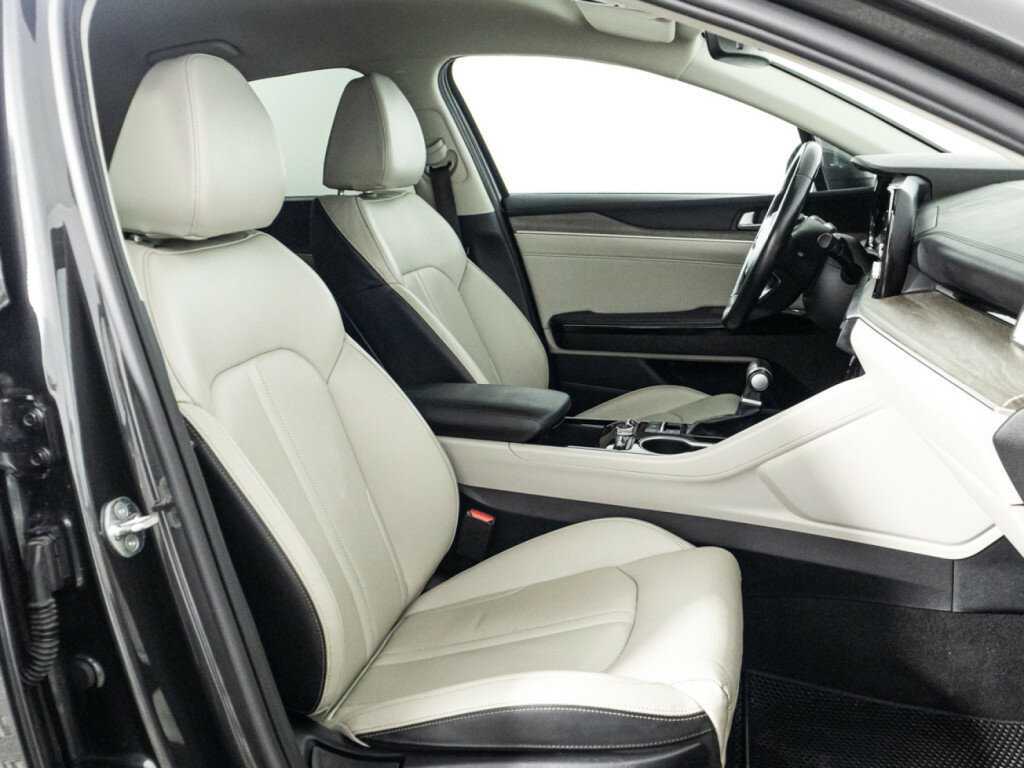 Купить Kia K5 с пробегом. Фото: #14