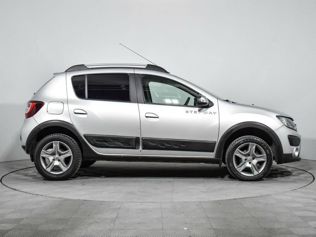 Купить Renault Sandero с пробегом. Фото: #3