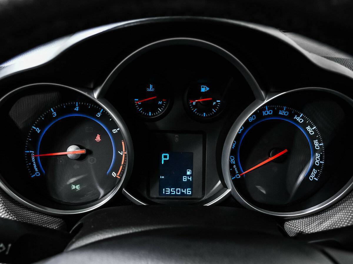 Купить Chevrolet Cruze с пробегом. Фото: #9