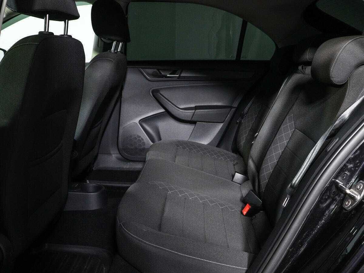 Купить Skoda Rapid с пробегом. Фото: #7