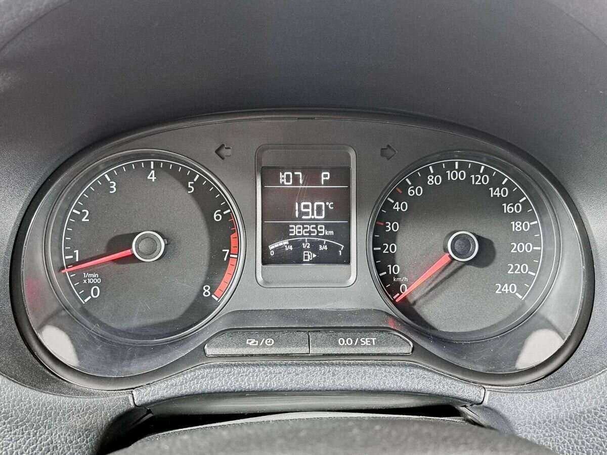 Купить Volkswagen Polo с пробегом. Фото: #7
