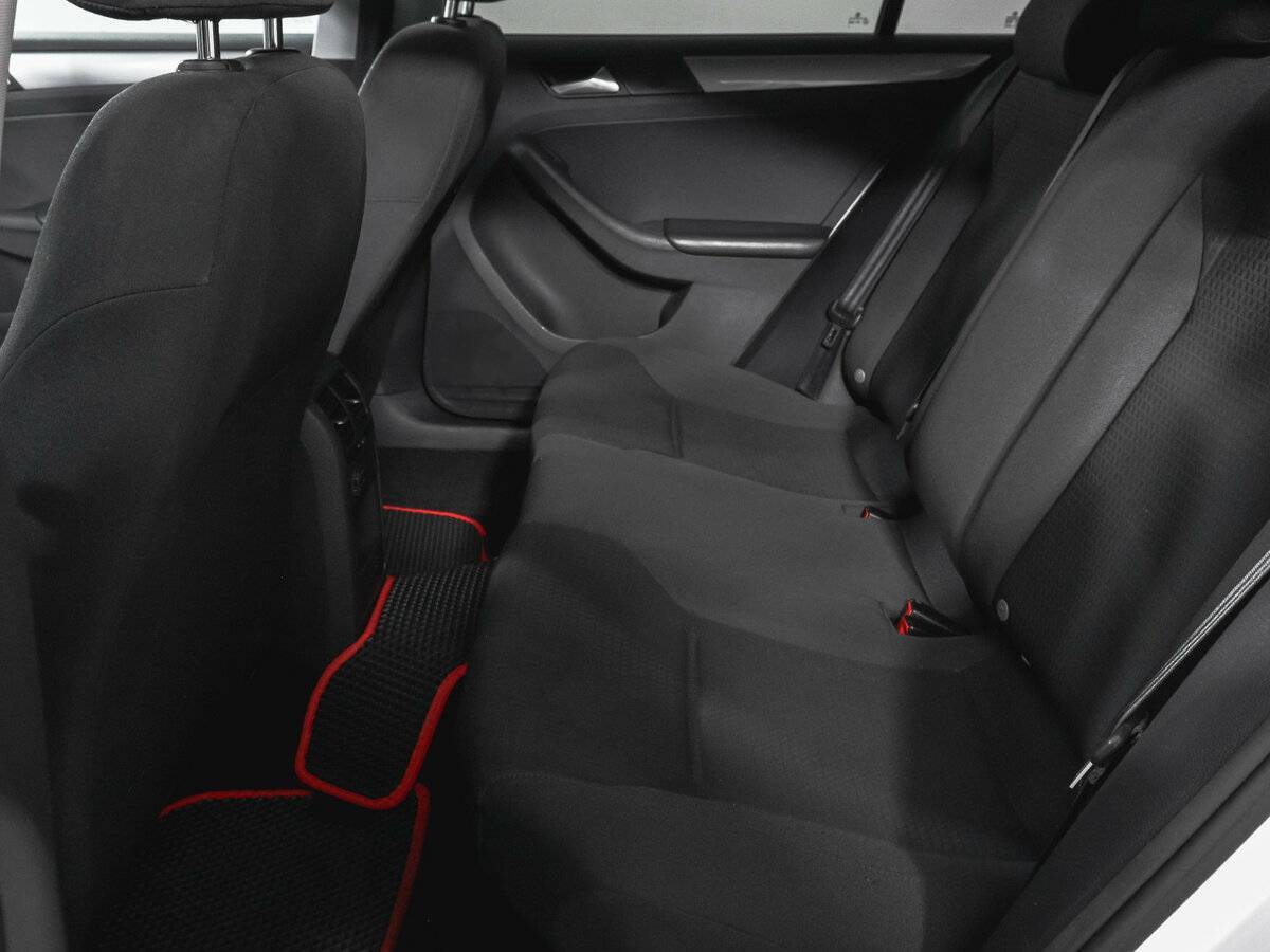 Купить Volkswagen Jetta с пробегом. Фото: #9