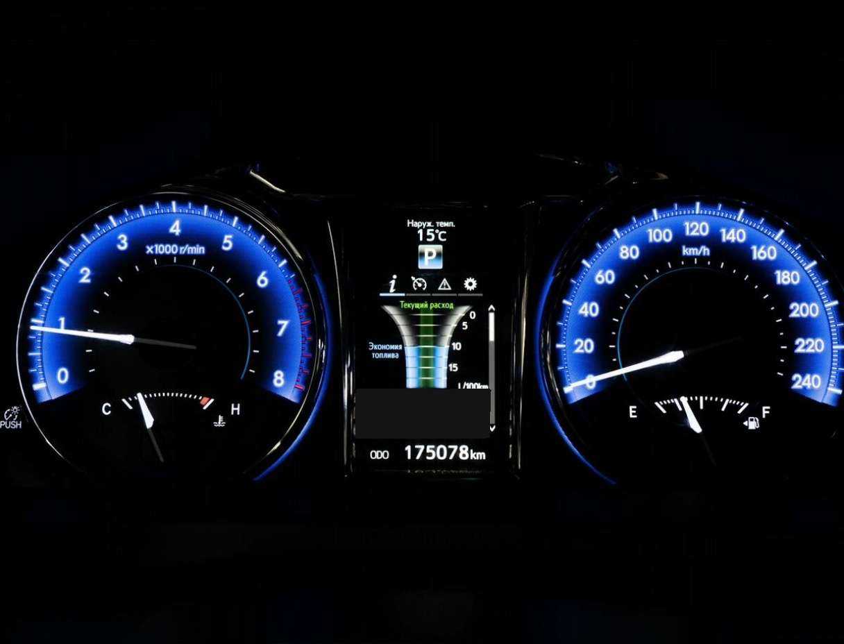 Купить Toyota Camry с пробегом. Фото: #11