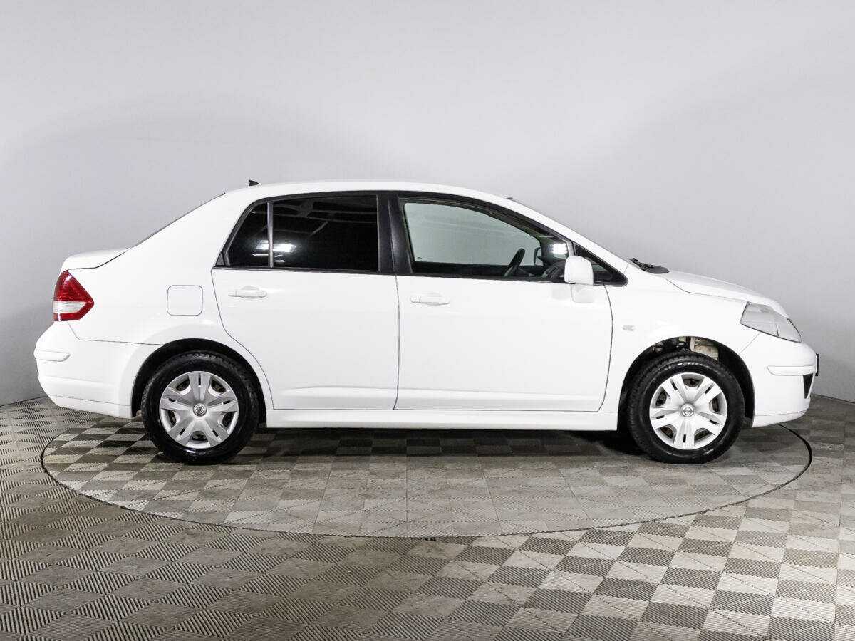 Купить Nissan Tiida с пробегом. Фото: #3