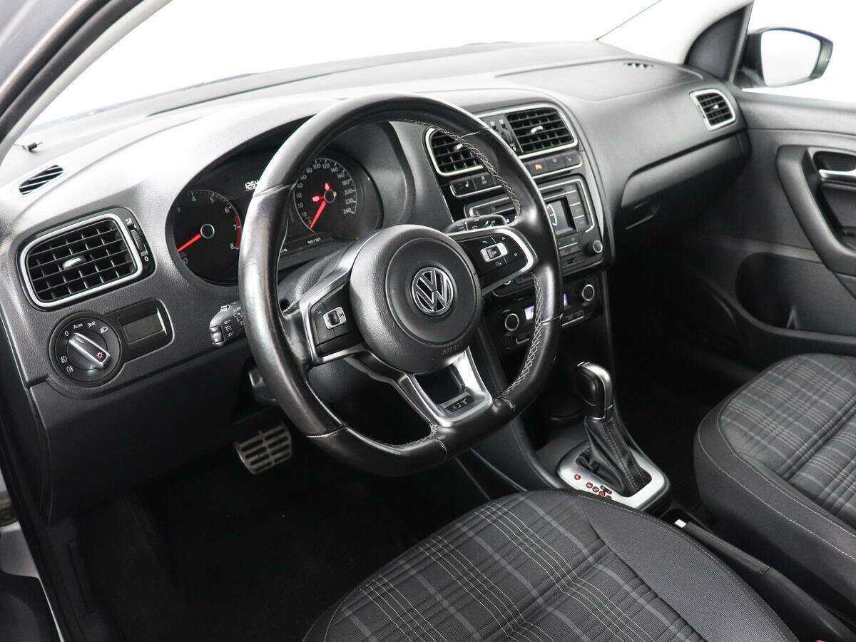 Купить Volkswagen Polo с пробегом. Фото: #7