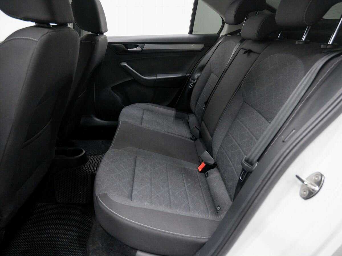 Купить Volkswagen Polo с пробегом. Фото: #11