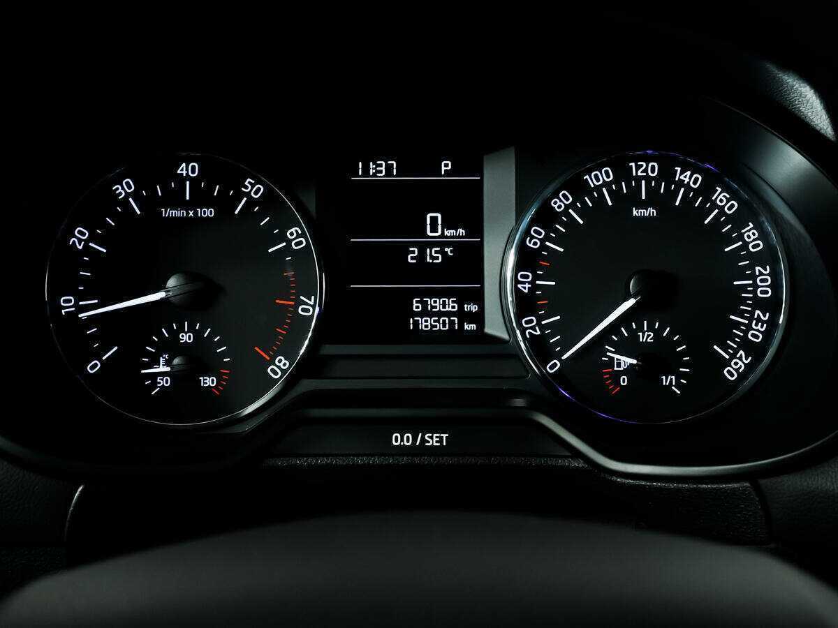 Купить Skoda Octavia с пробегом. Фото: #9