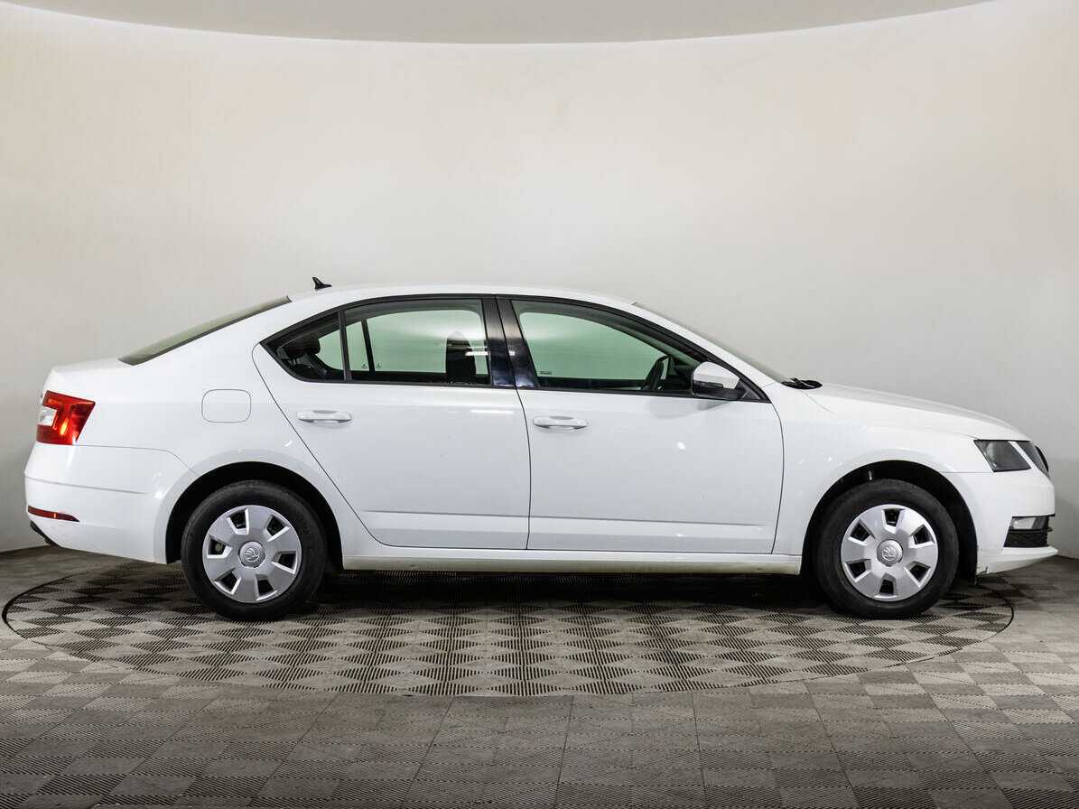 Купить Skoda Octavia с пробегом. Фото: #3