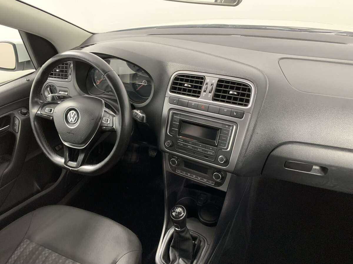 Купить Volkswagen Polo с пробегом. Фото: #6