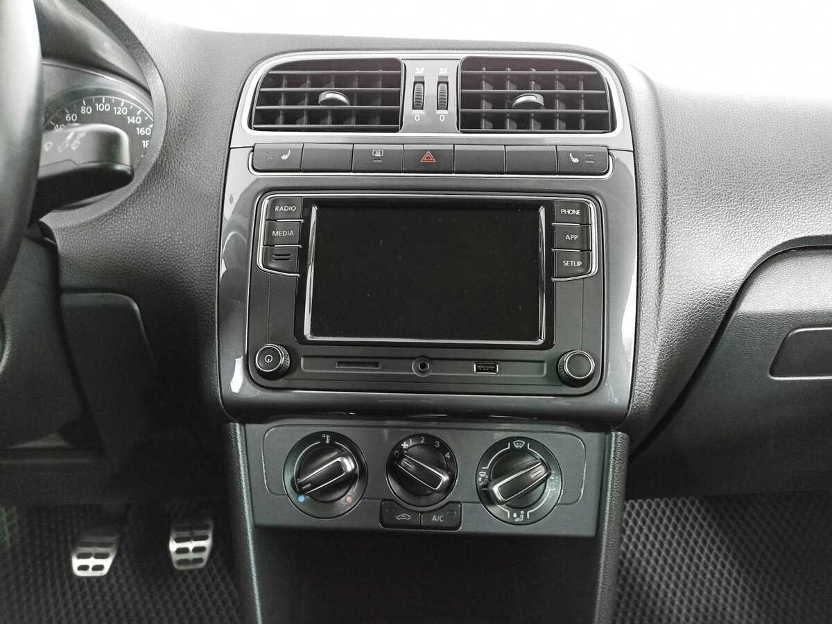 Купить Volkswagen Polo с пробегом. Фото: #12