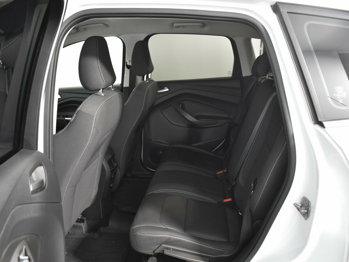 Купить Ford Kuga с пробегом. Фото: #9