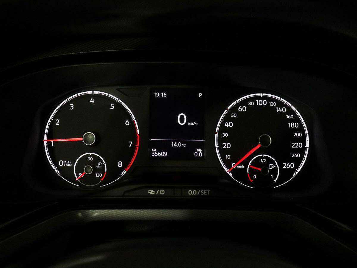 Купить Volkswagen Polo с пробегом. Фото: #9