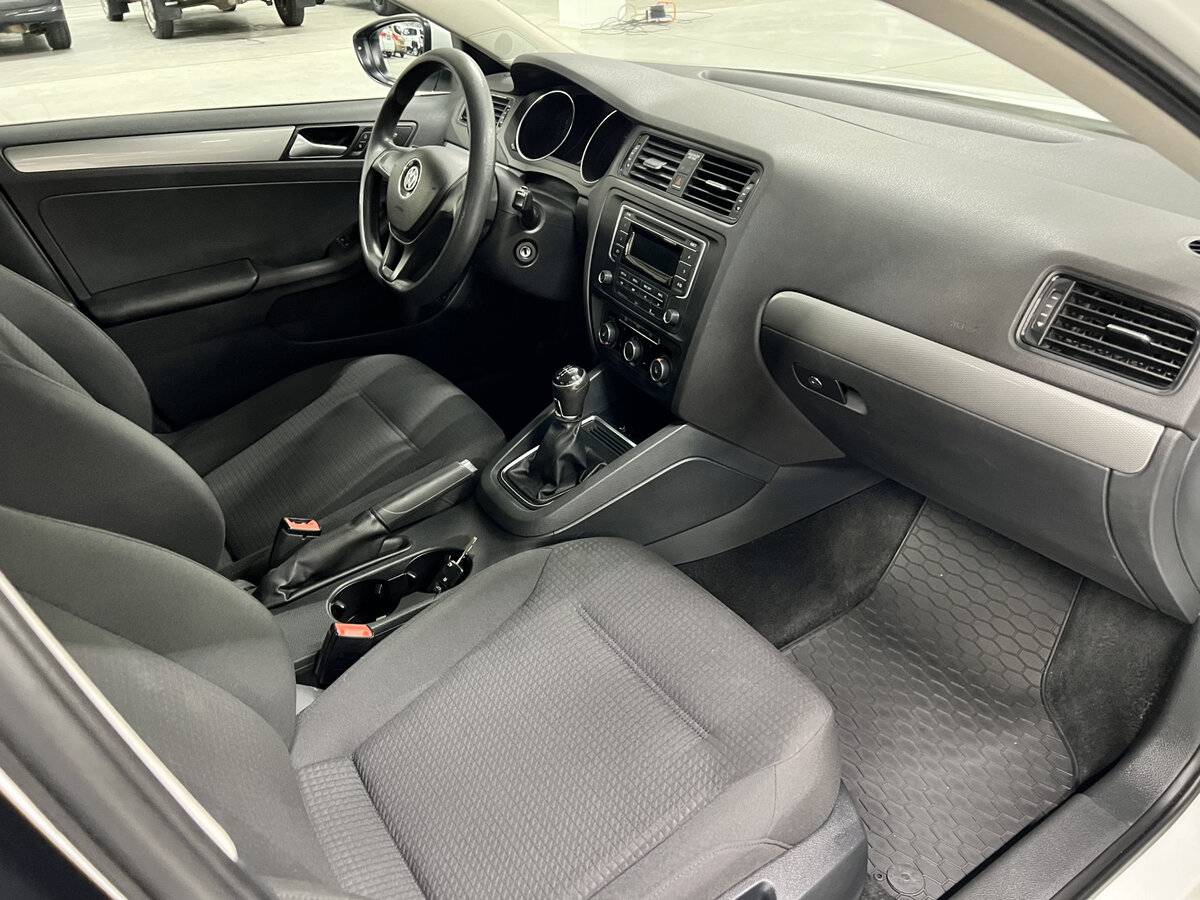 Купить Volkswagen Jetta с пробегом. Фото: #10