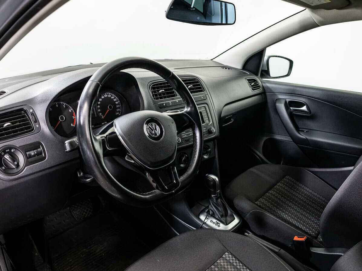 Купить Volkswagen Polo с пробегом. Фото: #10