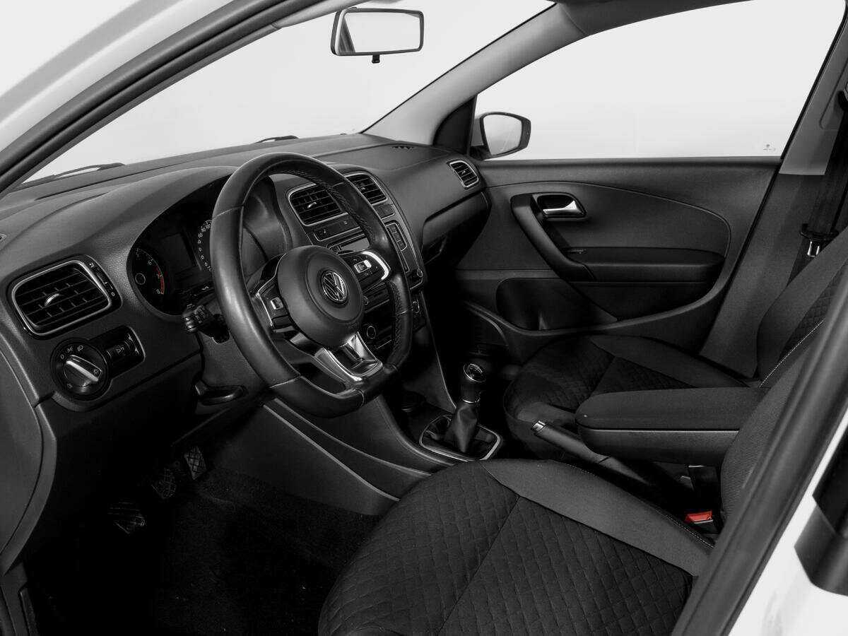 Купить Volkswagen Polo с пробегом. Фото: #14