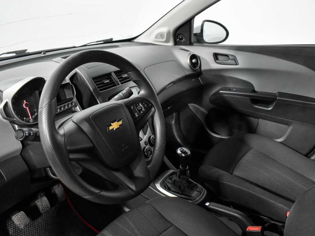 Купить Chevrolet Aveo с пробегом. Фото: #7