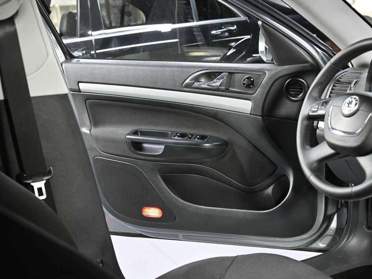 Купить Skoda Octavia с пробегом. Фото: #4