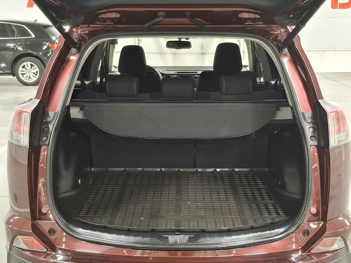 Купить Toyota RAV4 с пробегом. Фото: #8