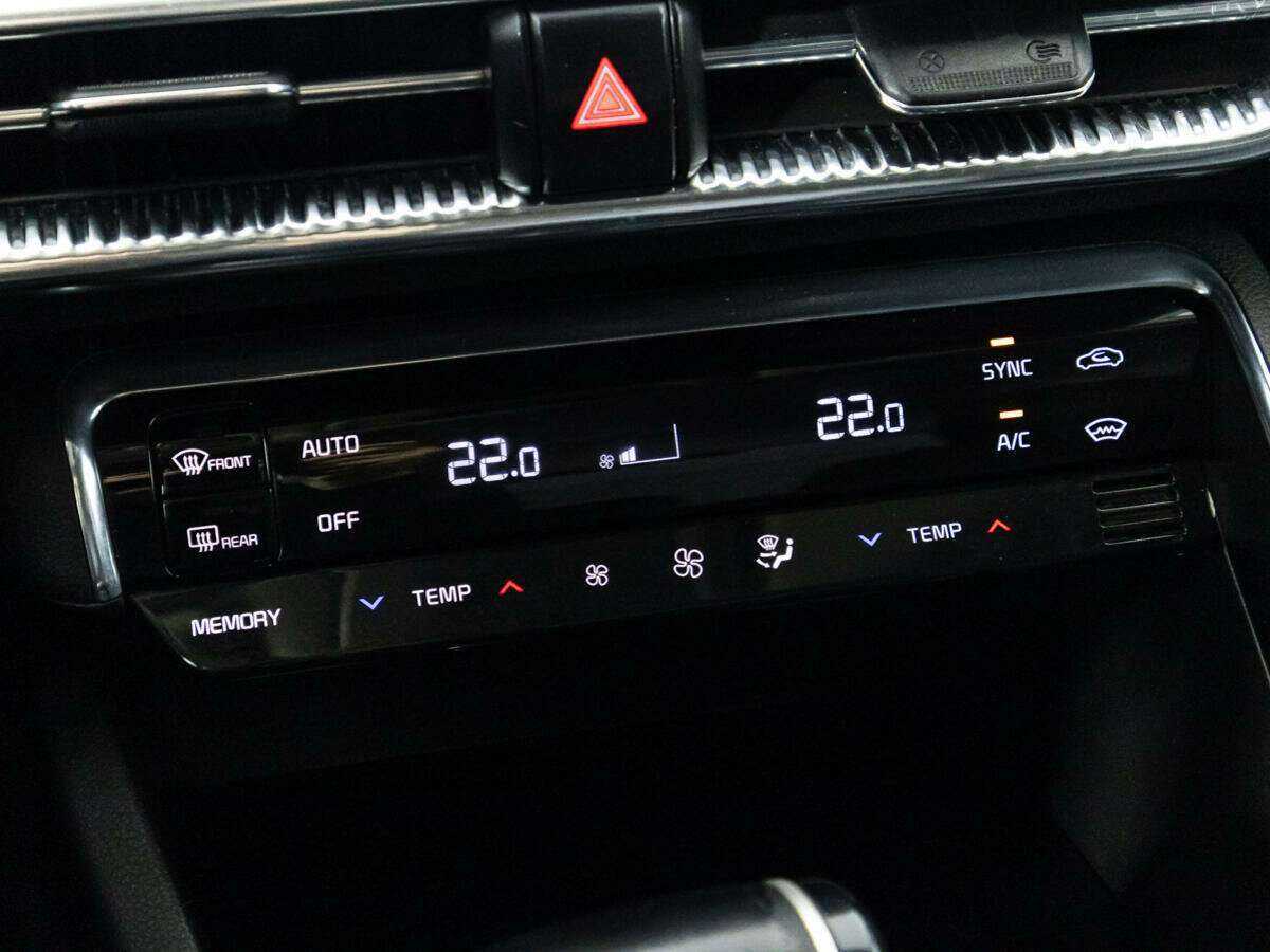 Купить Kia K5 с пробегом. Фото: #18