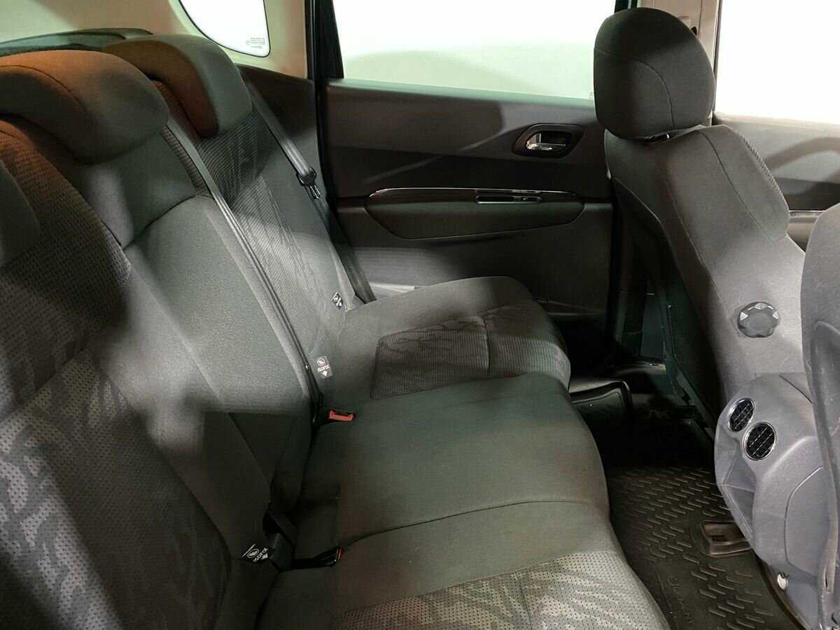 Купить Peugeot 3008 с пробегом. Фото: #10