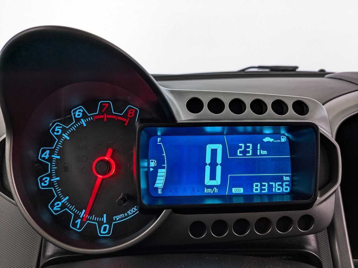 Купить Chevrolet Aveo с пробегом. Фото: #10