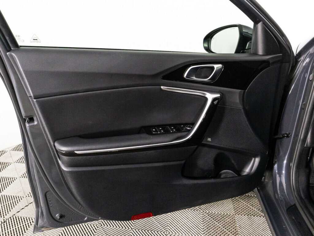 Купить Kia Ceed с пробегом. Фото: #25