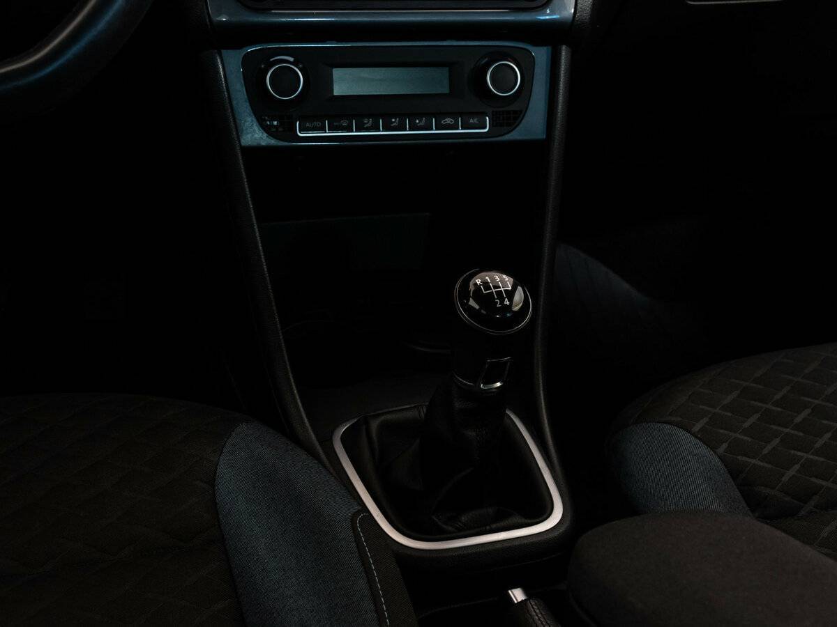 Купить Volkswagen Polo с пробегом. Фото: #13