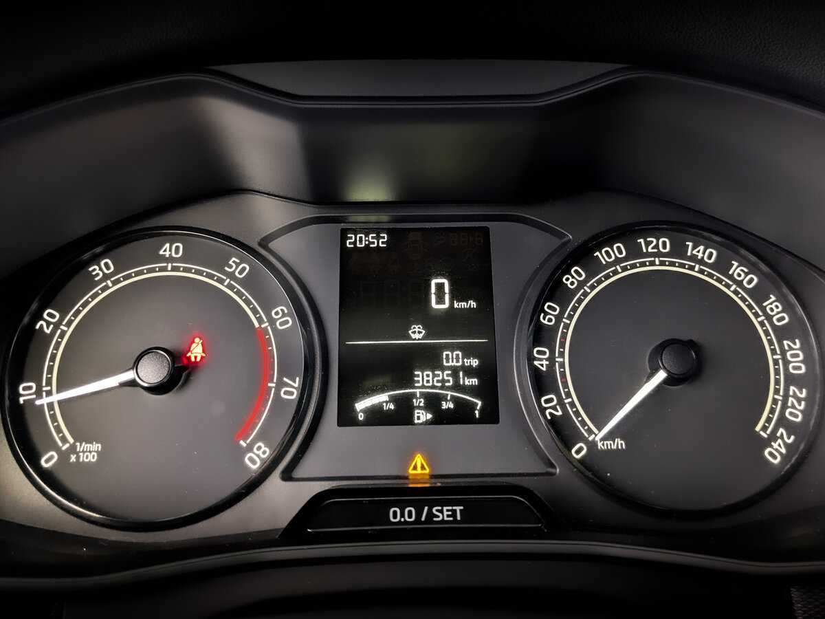 Купить Skoda Rapid с пробегом. Фото: #12