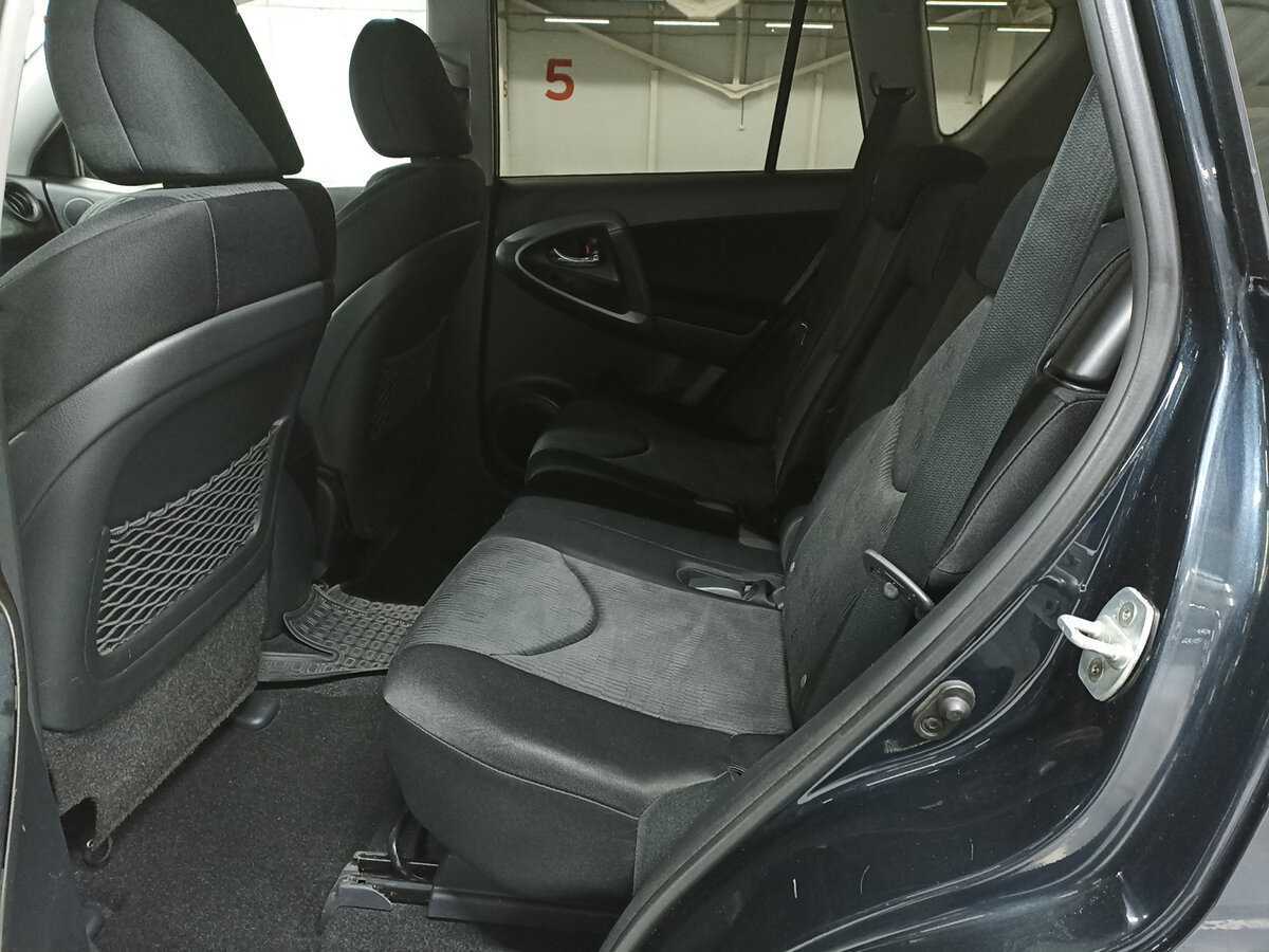 Купить Toyota RAV4 с пробегом. Фото: #11