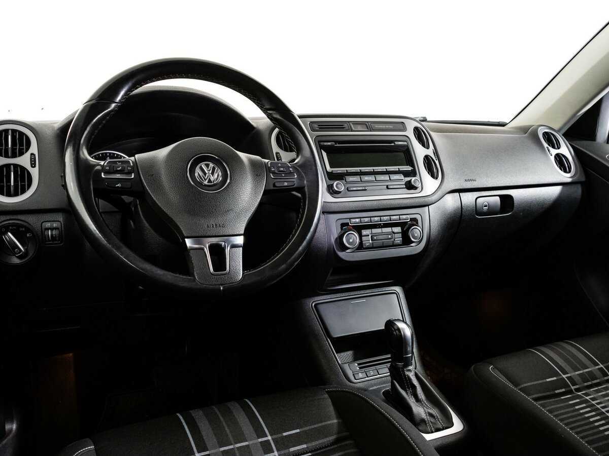 Купить Volkswagen Tiguan с пробегом. Фото: #8