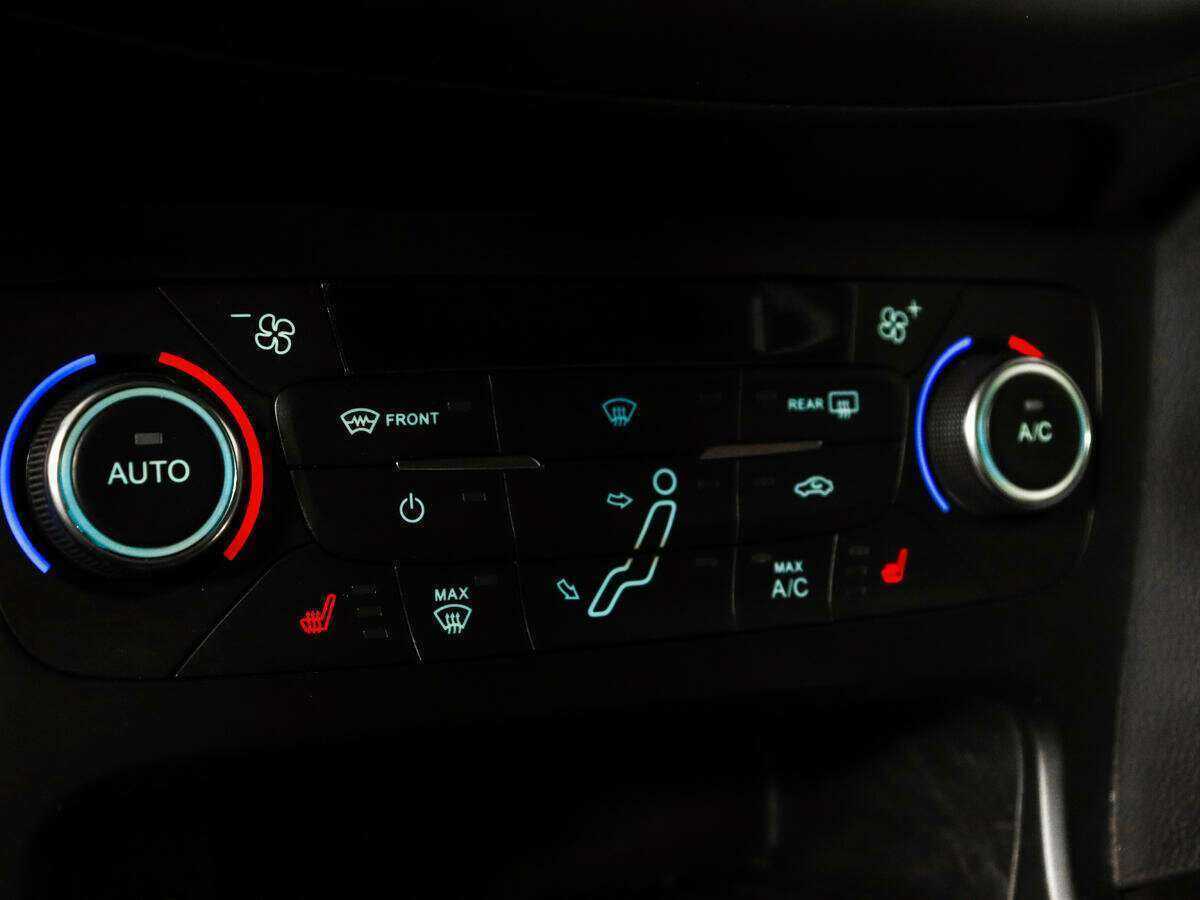 Купить Ford Focus с пробегом. Фото: #14
