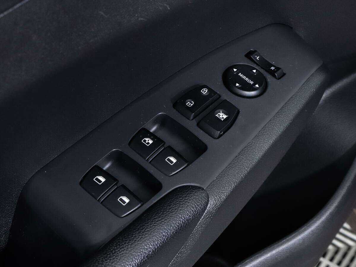 Купить Hyundai Solaris с пробегом. Фото: #17