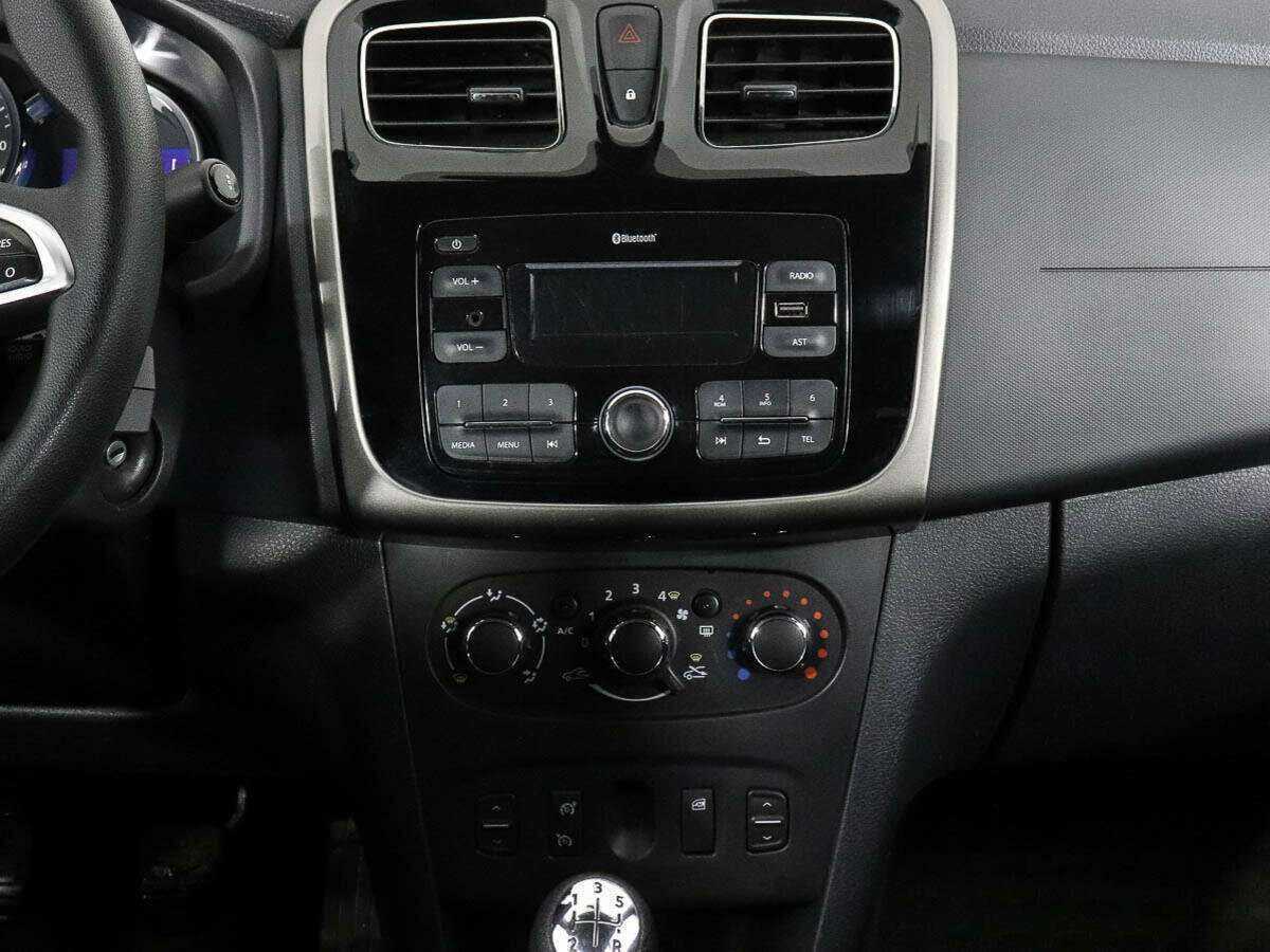 Купить Renault Logan с пробегом. Фото: #10