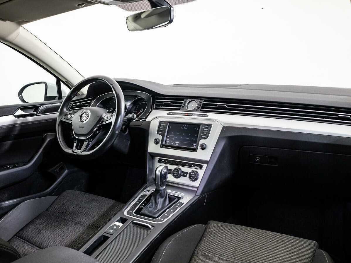 Купить Volkswagen Passat с пробегом. Фото: #6