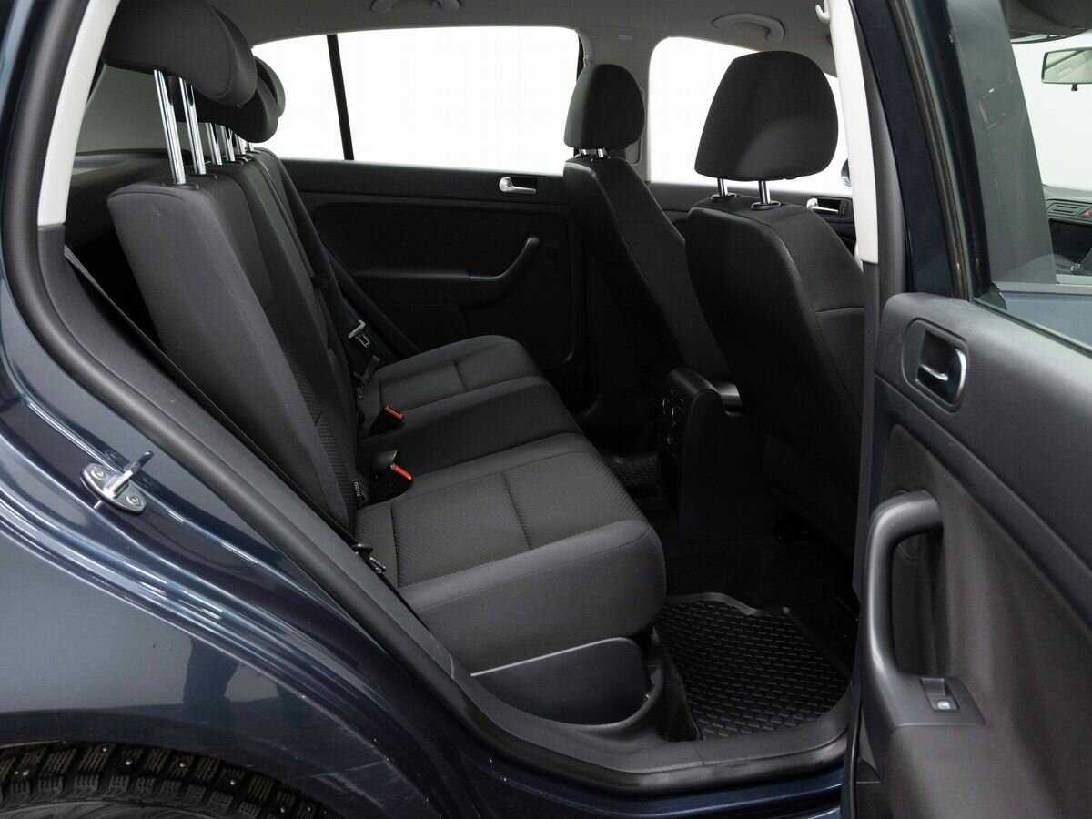 Купить Volkswagen Golf Plus с пробегом. Фото: #10