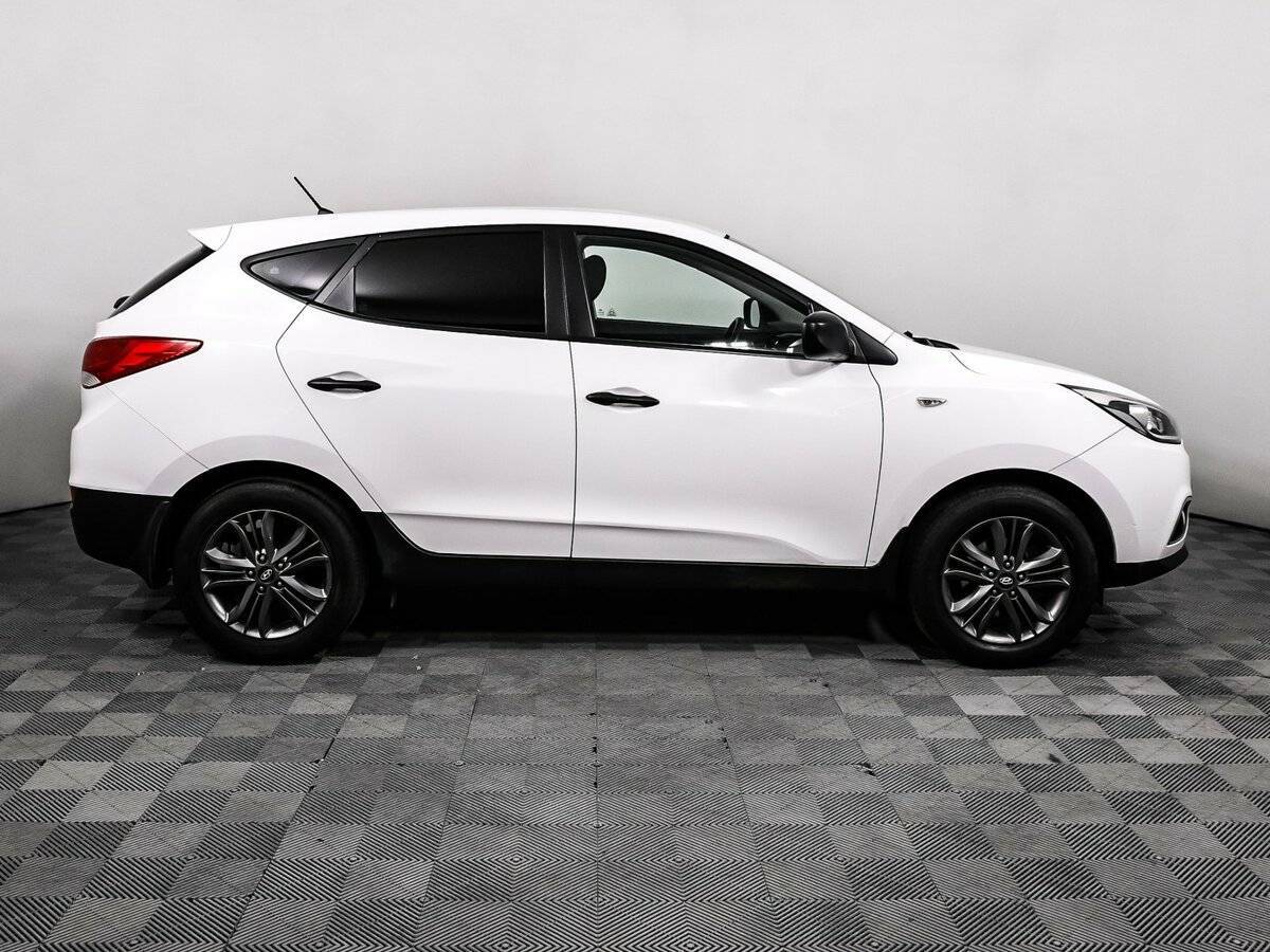 Купить Hyundai ix35 с пробегом. Фото: #3
