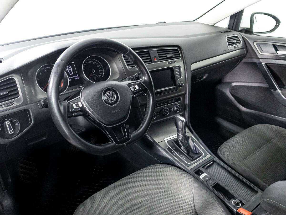 Купить Volkswagen Golf с пробегом. Фото: #10