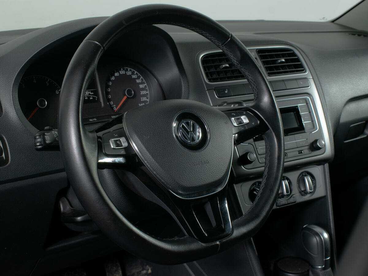 Купить Volkswagen Polo с пробегом. Фото: #10