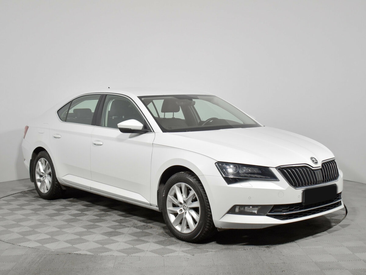 Купить Skoda Superb с пробегом. Фото: #2