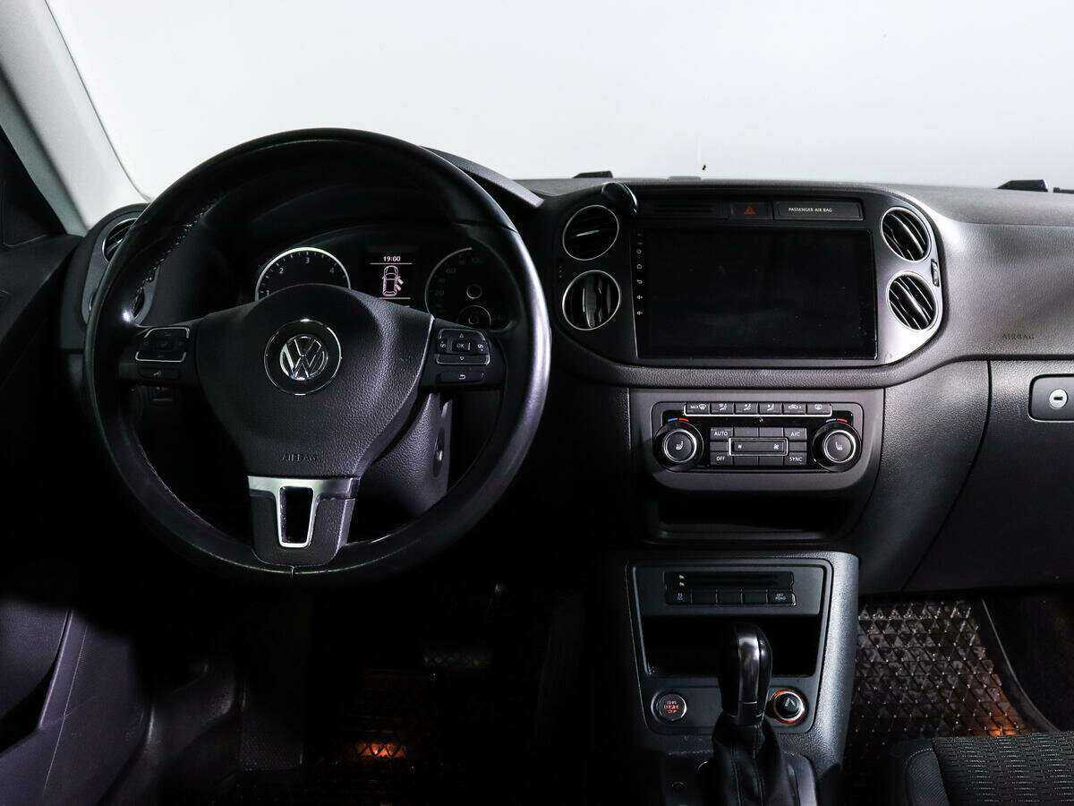 Купить Volkswagen Tiguan с пробегом. Фото: #11