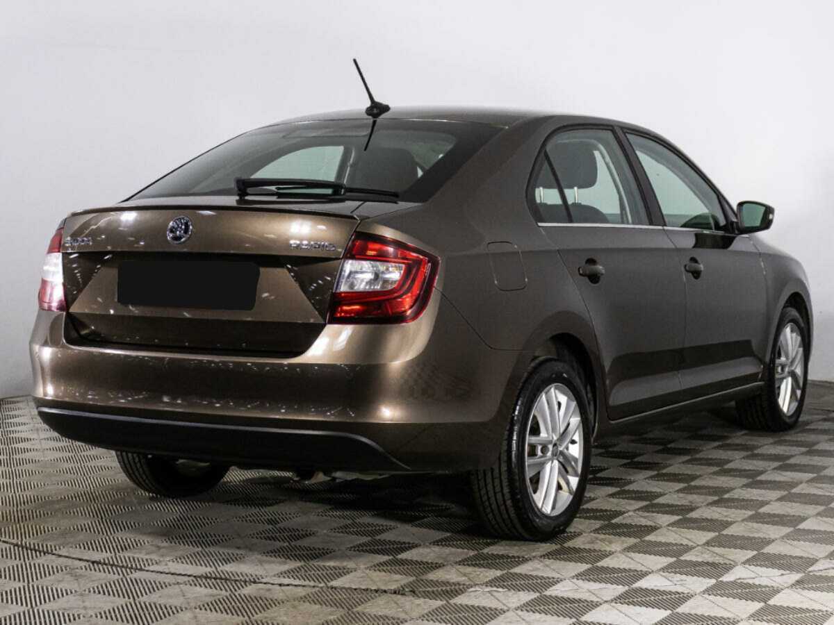 Купить Skoda Rapid с пробегом. Фото: #4