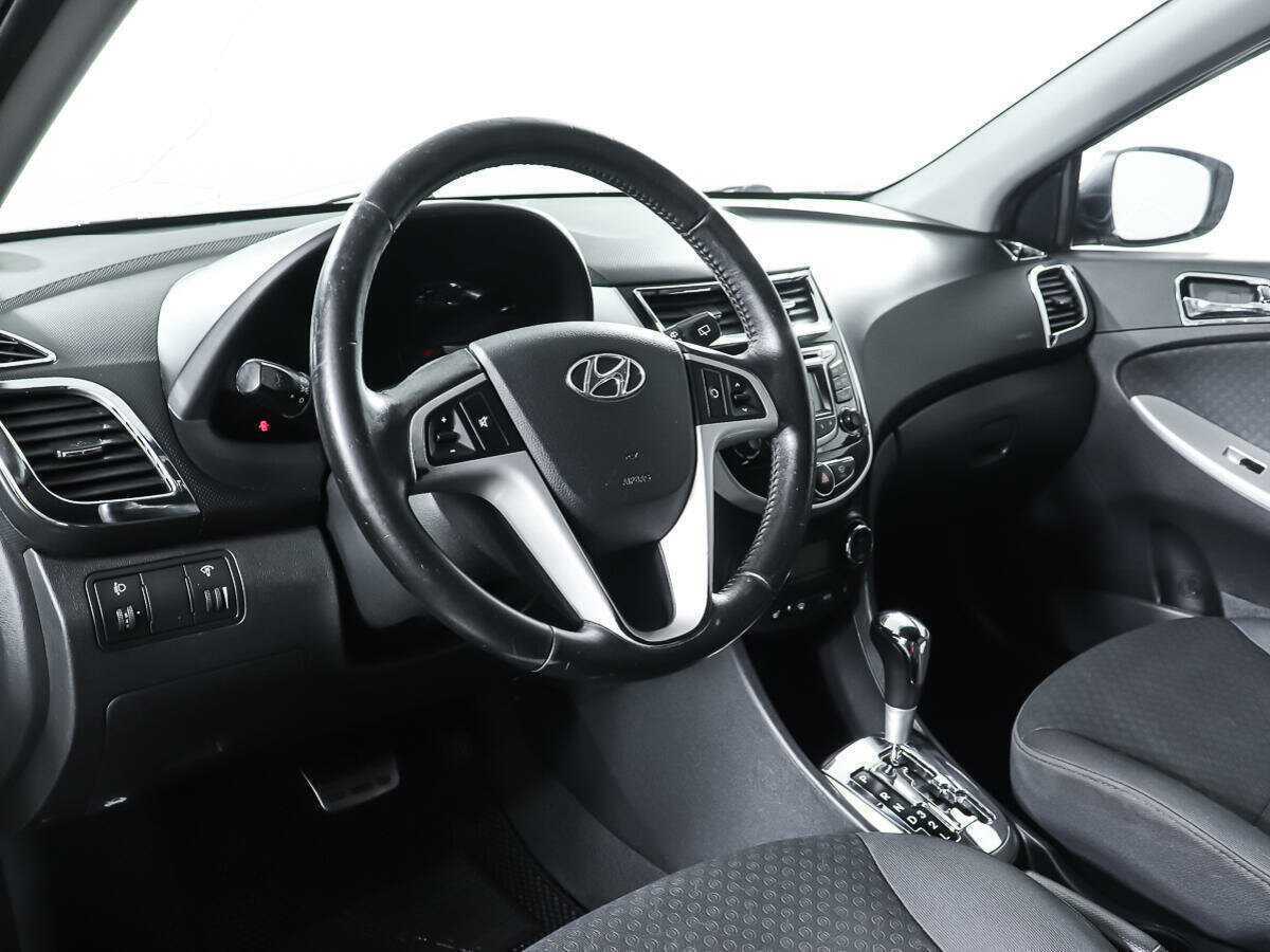 Купить Hyundai Solaris с пробегом. Фото: #11