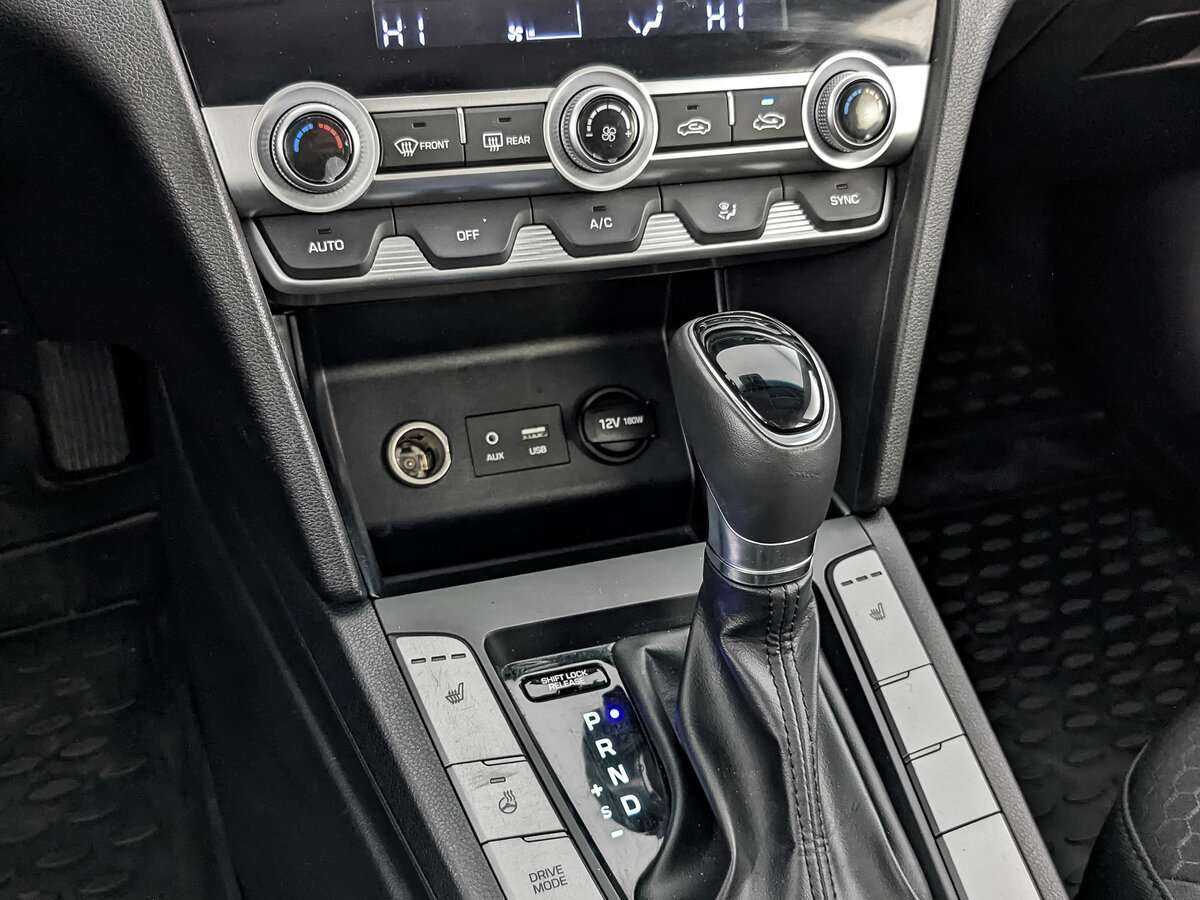 Купить Hyundai Elantra с пробегом. Фото: #21