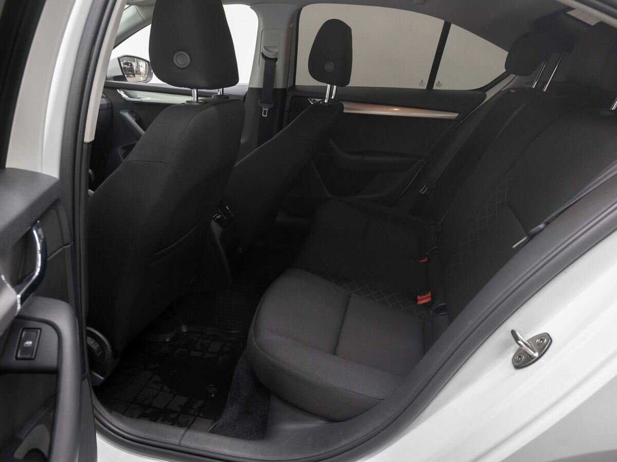 Купить Skoda Octavia с пробегом. Фото: #9