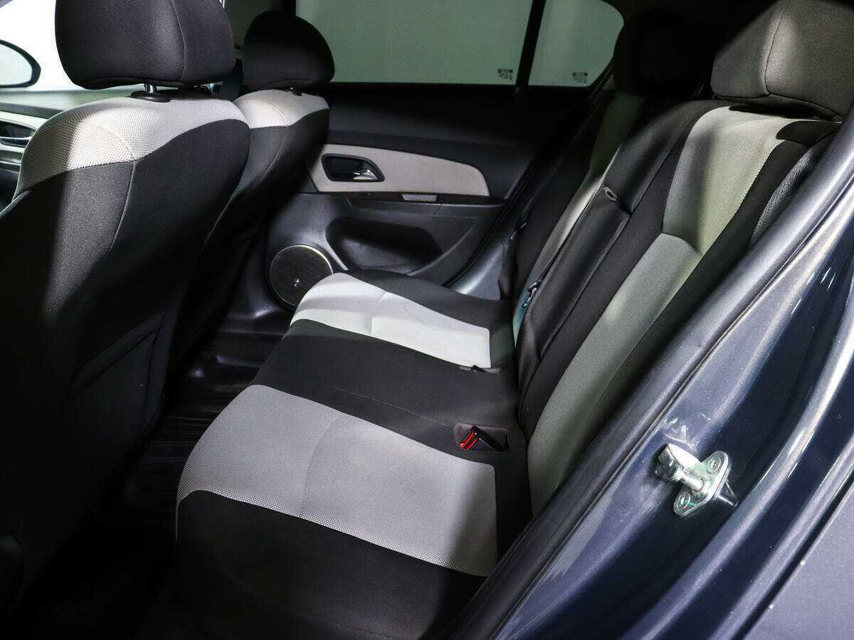 Купить Chevrolet Cruze с пробегом. Фото: #9