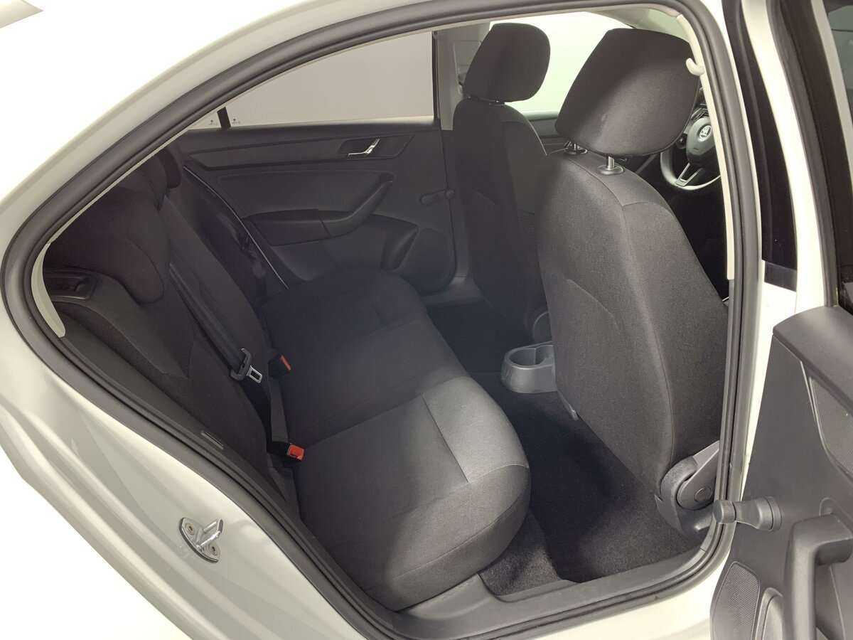 Купить Skoda Rapid с пробегом. Фото: #20